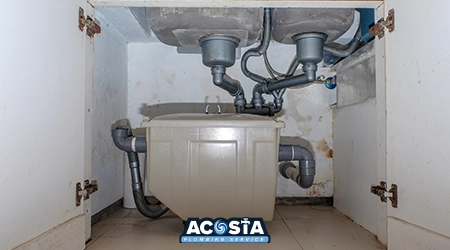 Licensed plumber working on Miami commercial project