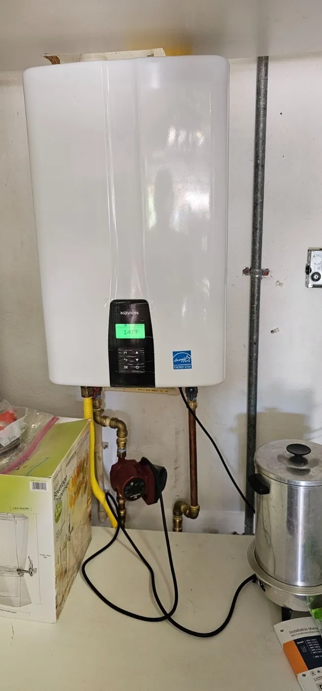 Reparación de calentador de agua sin tanque en el condado de Broward, FL por Acosta Plumbing